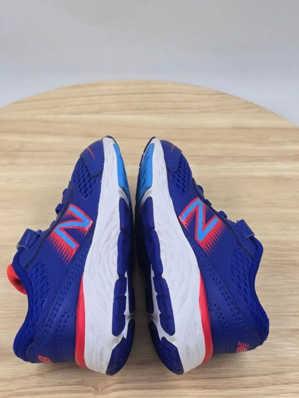 New Balance  680 V6 Hook and Loop Running Shoe IA680BR6 Toddler sz 7